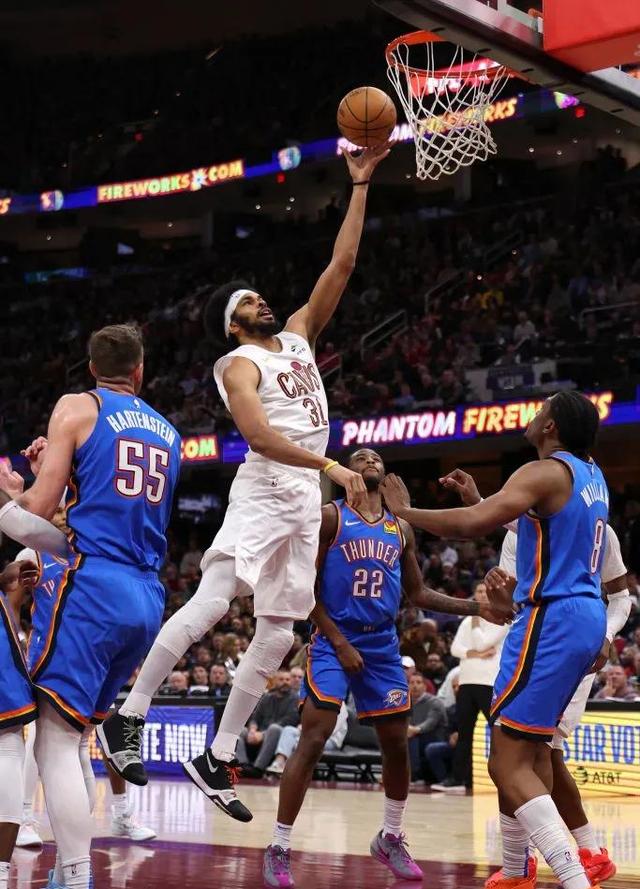 英雄联盟投注-NBA常规赛冲刺阶段走向成谜，巴黎圣日耳曼遗憾出局，压力陡增，轮换策略成焦点的简单介绍